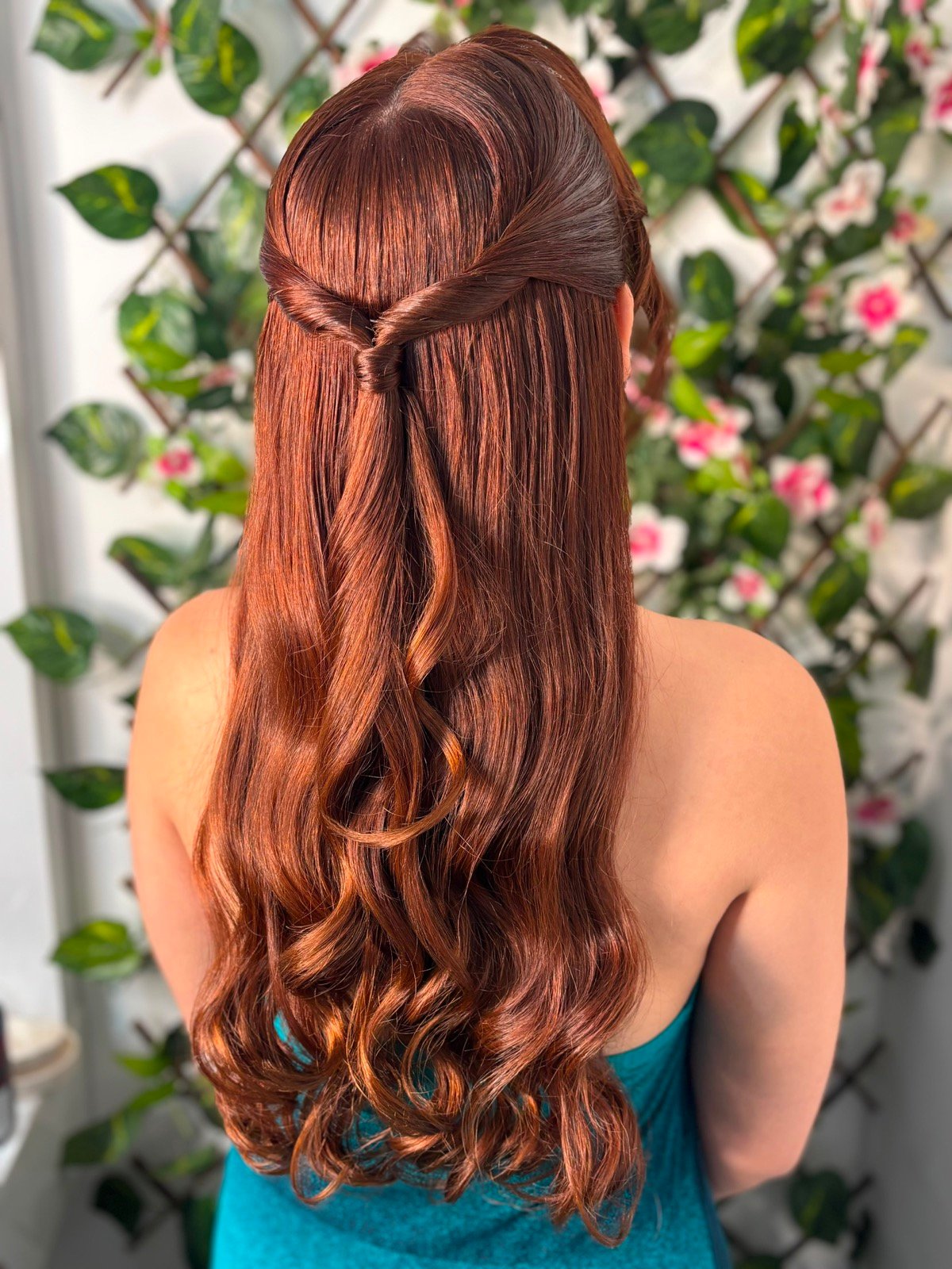 Penteado com ondas modeladas para festa